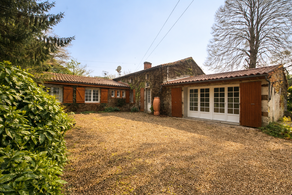 MAISON DE CAMPAGNE