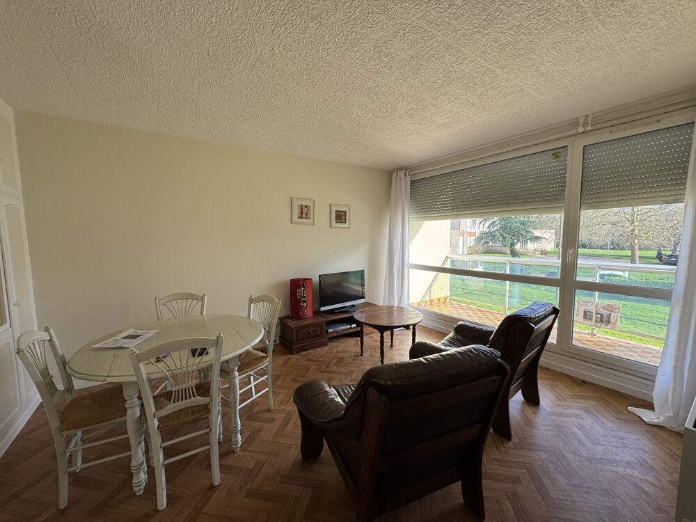 Appartement T2 Le Mans Balcon vue lac de lEpau Garage et cave