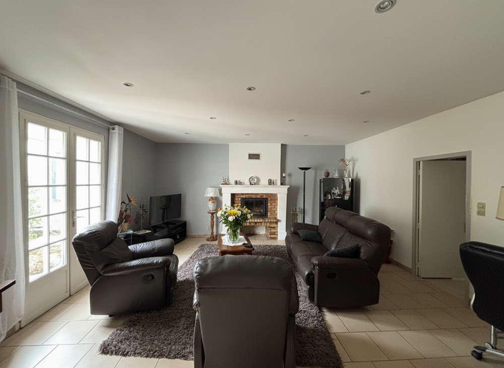 Ensemble immobilier avec fort potentiel au calme, maison + locatif + dépendances sur 2000 m2