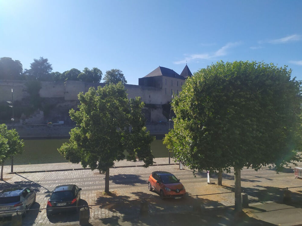 Maison de ville rénovée avec véranda à Mayenne