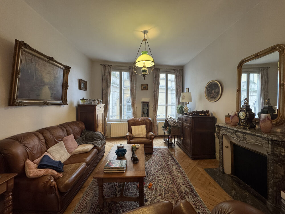 Maison de caractère haussmannienne avec ascenseur, jardin et fort potentiel Mamers