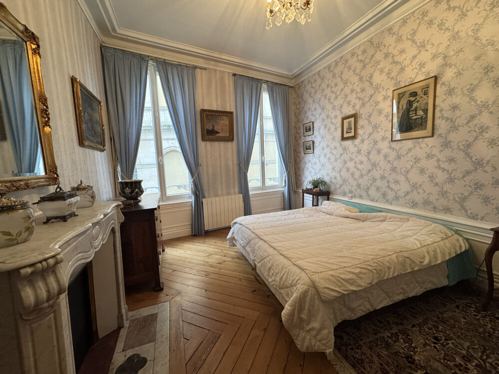 Maison de caractère haussmannienne avec ascenseur, jardin et fort potentiel Mamers