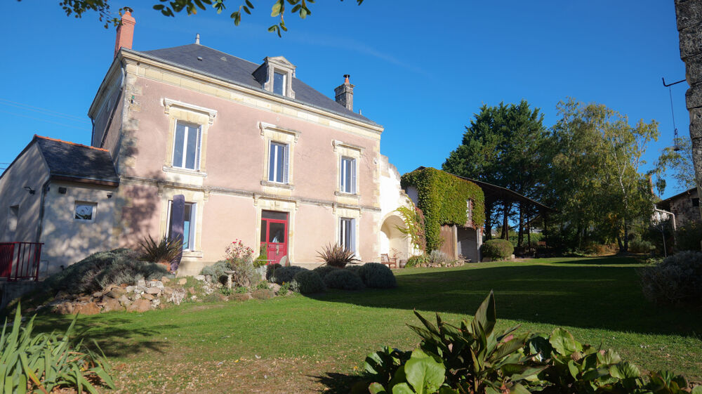 Vente Maison Belle propriété en tuffeau avec dépendances et potentiel de gîte Meron