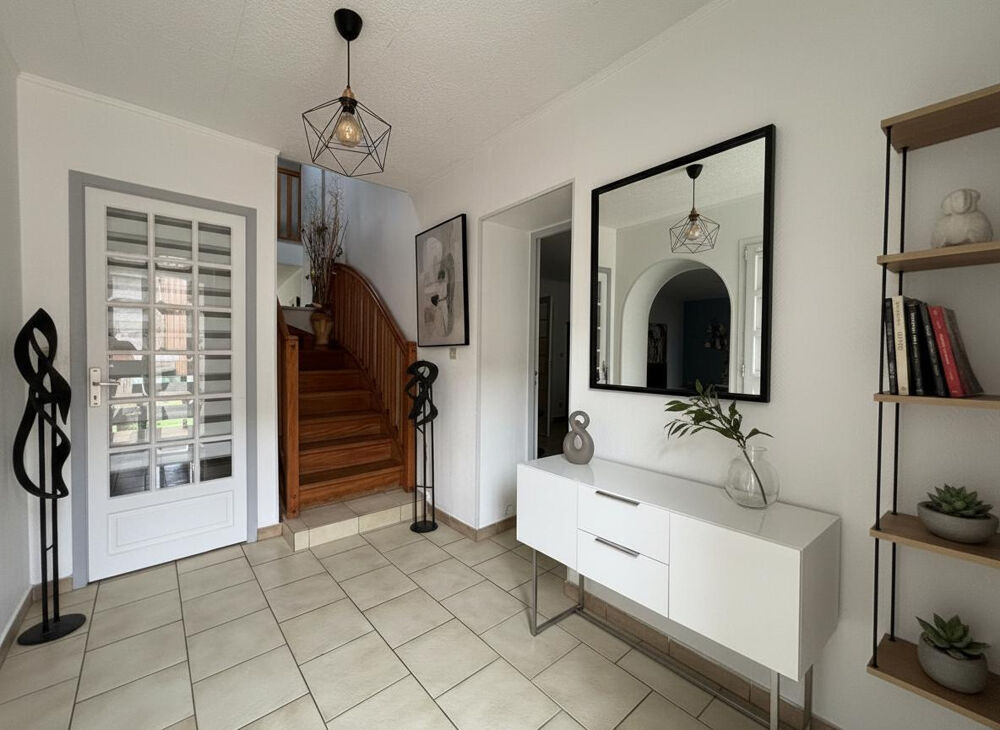 Ensemble immobilier avec fort potentiel au calme, maison + locatif + dépendances sur 2000 m2