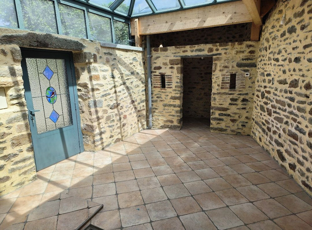 Maison de ville rénovée avec véranda à Mayenne