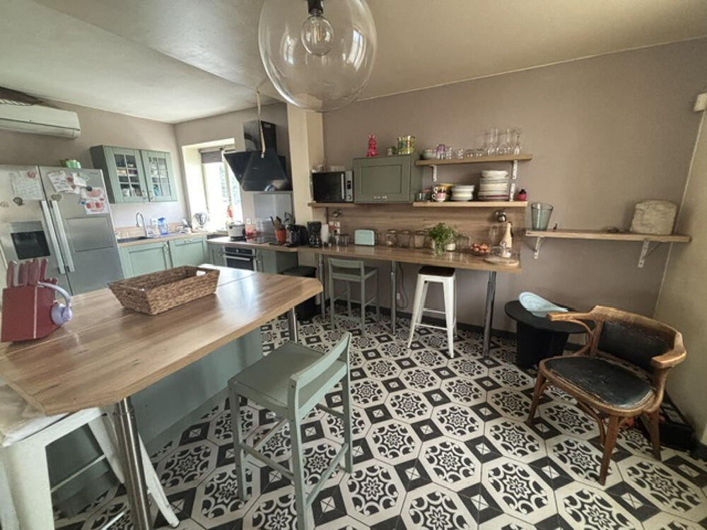 Vente Maison Maison familiale avec fort potentiel en plein cœur de Seiches-sur-le-Loir Seiches sur le loir
