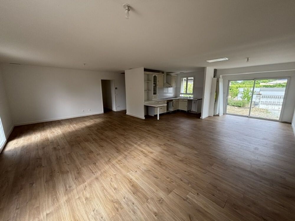 Très rare sur le secteur ! Maison de plain-pied avec 4 chambres et superbe jardin paysager