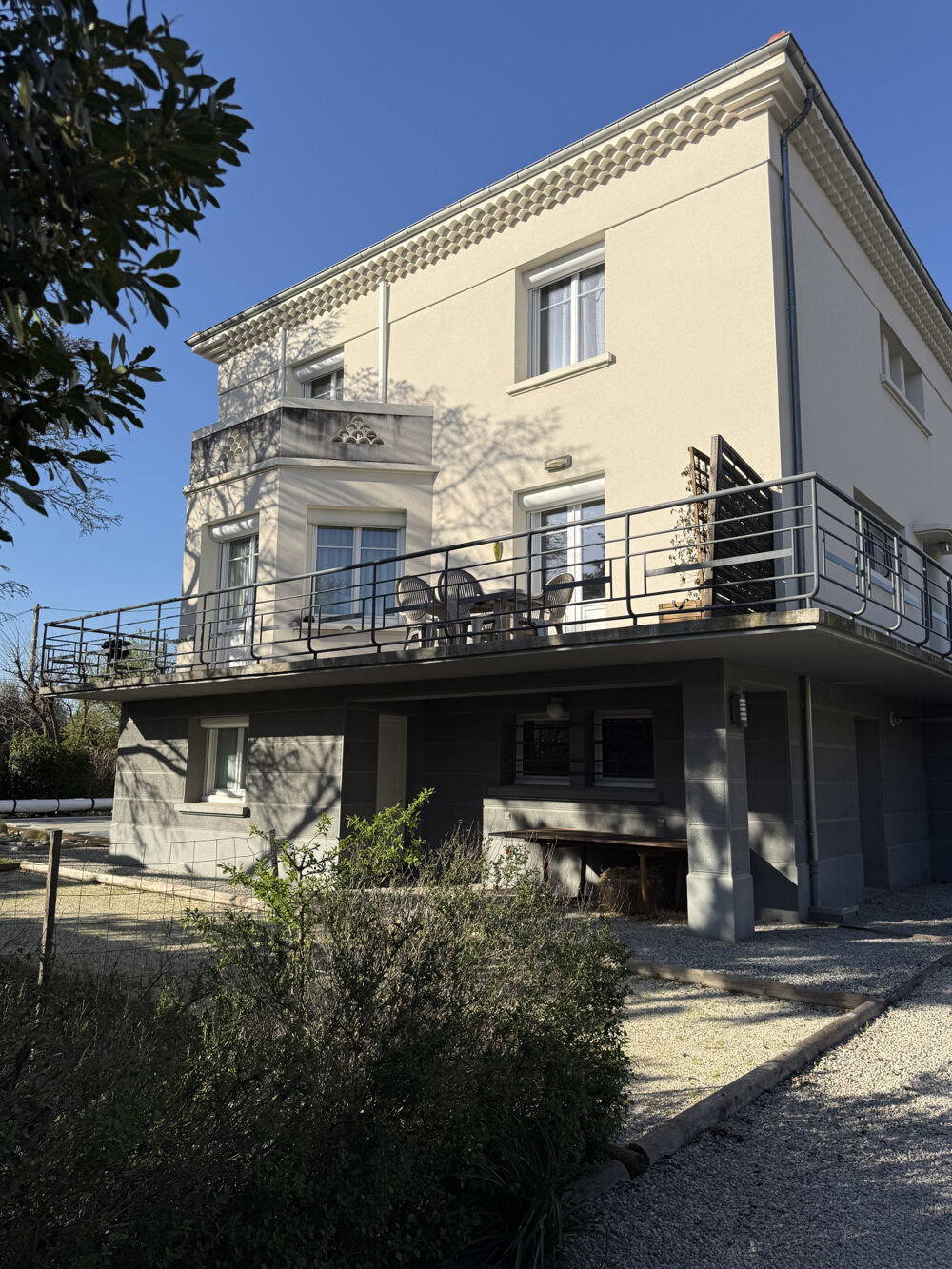 Montélimar : grande maison années 50, 235 m2, fort potentiel, piscine