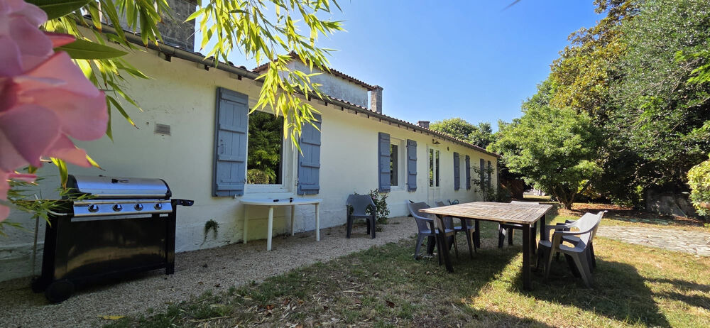Maison 9 pièces 290 m² · à St Dizant du Gua · 290 m² · 365 000 €