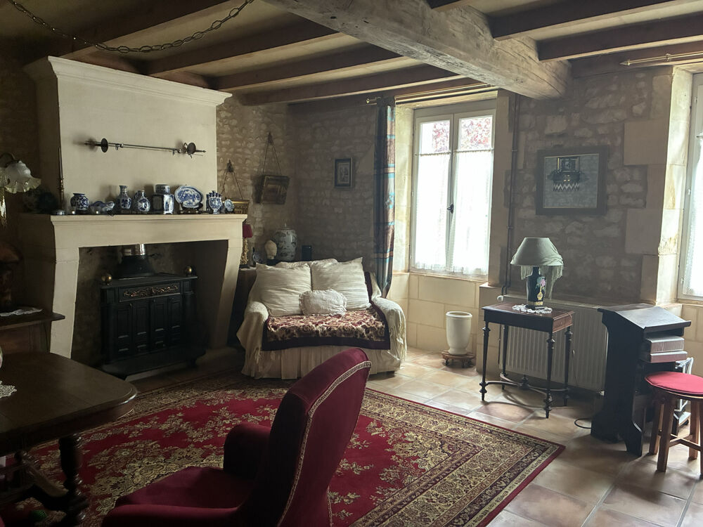 Vente Maison BELLE MAISON FAMILIALE DE 315 M2,  4 CHAMBRES, TERRAIN 8000 M2, DEPENDANCES Messac