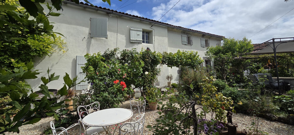Maison 8 pièces 238 m² · à St Thomas de Conac · 238 m² · 388 000 €