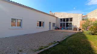 Maison 7 pièces 180 m² · à Chenac St Seurin D Uzet · 180 m² · 380 000 €
