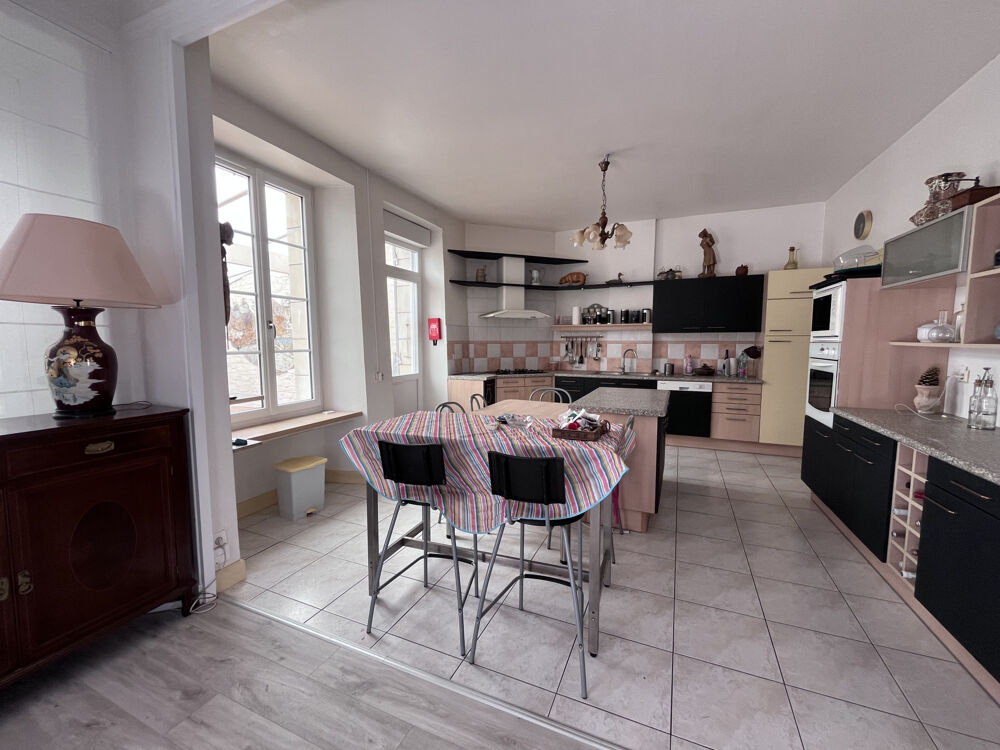 Vente Maison MAISON 322 M2 AVEC GRENIER, CAVE, JARDIN 2365 M2, BOURG DE MORTAGNE Mortagne sur gironde