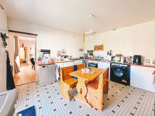  Maison  vendre 7 pices 228 m