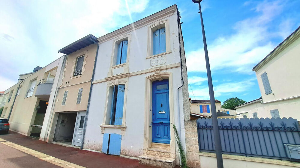 Plein centre ville ,300 m de la plage