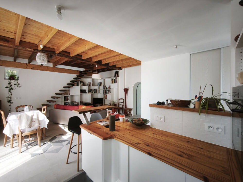 Maison en pierres rénovée 3 chambres, jardin clos au coeur de Saint-Genis-de-Saintonge