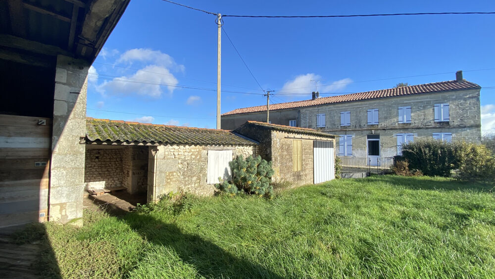 Vente Maison Ensemble de 2 maisons charentaises en pierres de taille et moellons proche de l'estuaire Chenac st seurin d uzet