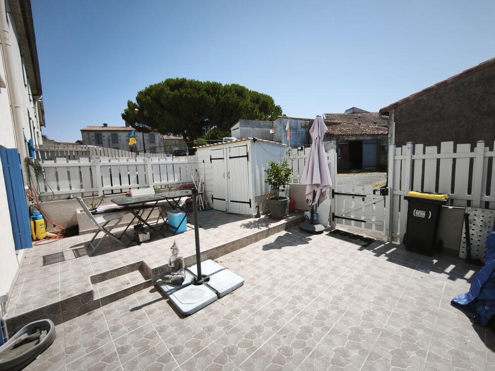 Vente Maison Maison de ville dans un charmant petit village, proche de l'estuaire et 14 km des premières plages Chenac st seurin d uzet