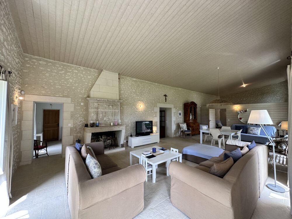 Vente Maison Maison charentaise de plain pied de 171 m2, sur un terrain de 3452 m2 Floirac