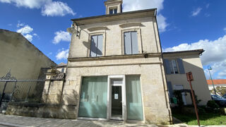 Vente Maison Maison de ville en pierres ou immeuble de rapport plein centre Gémozac (17260) 222 m2 avec jardin et terrasse Gemozac