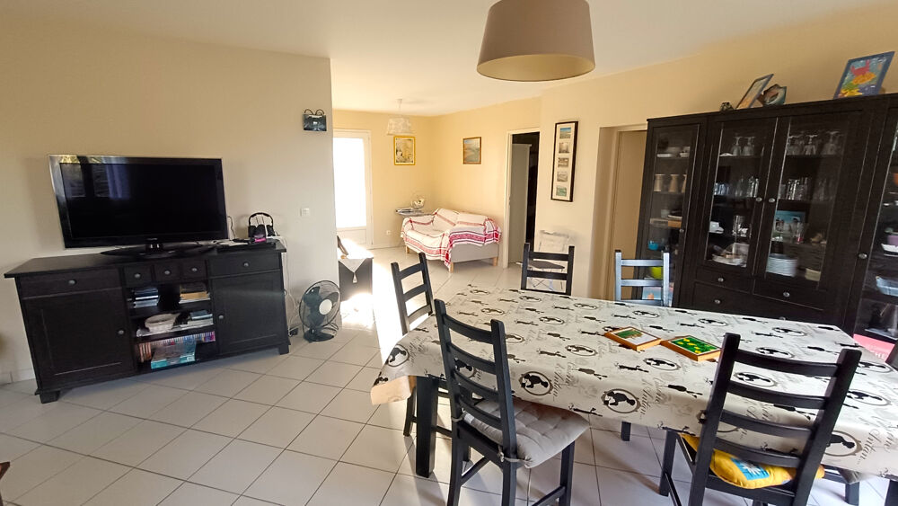 Vente Maison Maison de plain pied 100 m2, 5 pièces, 4 chambres, terrain clos et arboré St andre de lidon