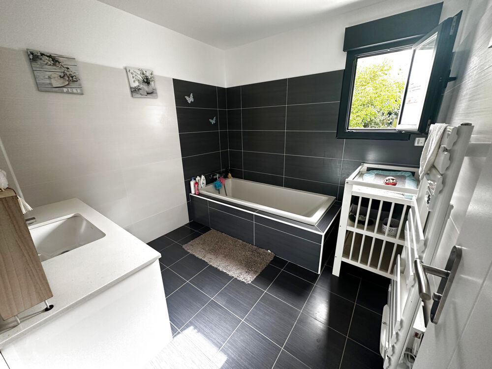 � vendre  Maison Arces (17120)