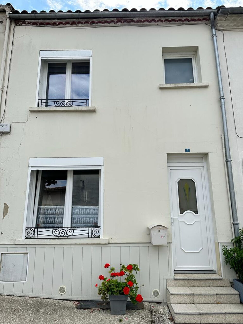 Vente Maison Maison de centre à Mortagne-sur-Gironde de 101 m2, 3 ch Mortagne sur gironde