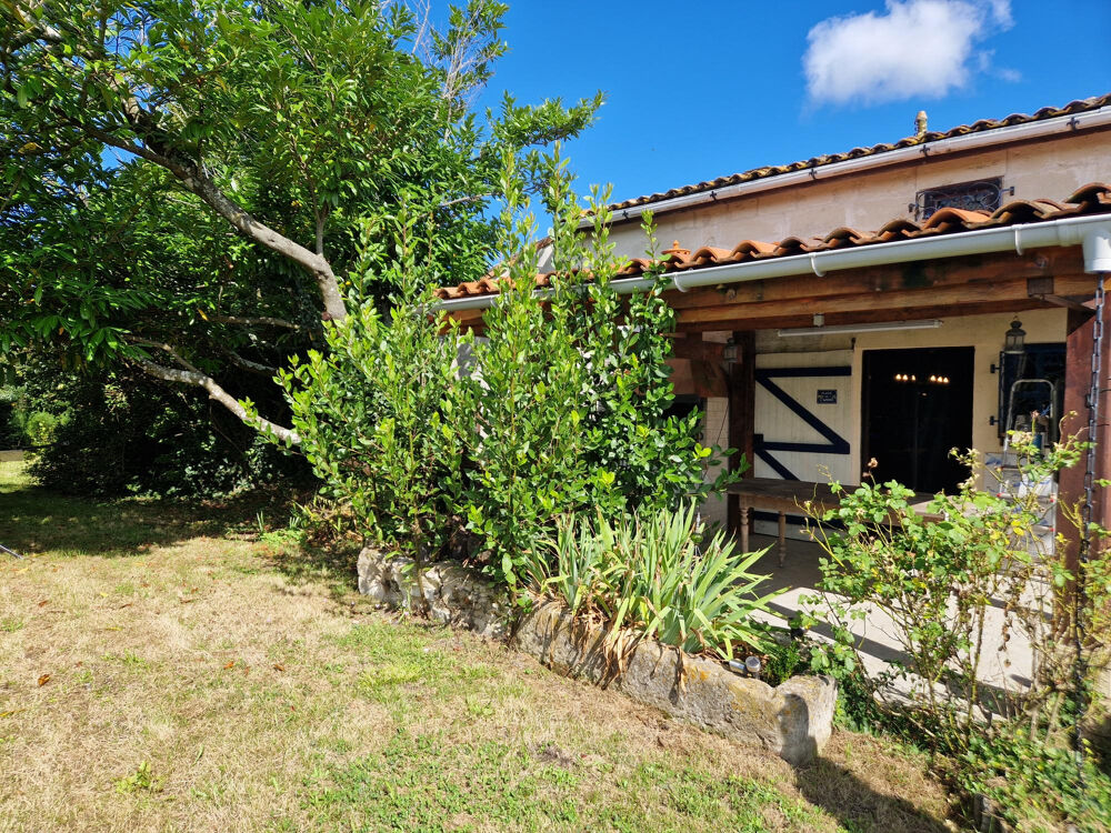 Vente Maison Maison de campagne 140 m2 , 3 ch, terrain 1365 m2 St ciers du taillon