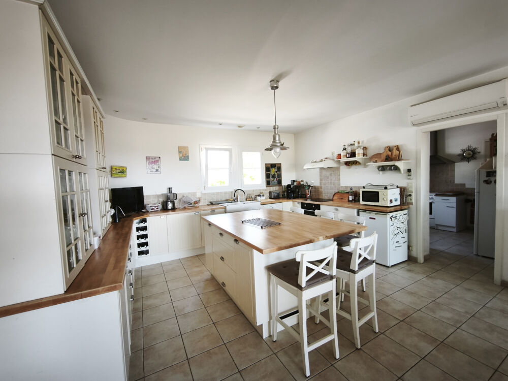 Vente Maison Coup de cœur à Cozes! Belle maison familiale de 148 m2   5 chambres   Terrain clos et arboré de plus de 1 000 Cozes