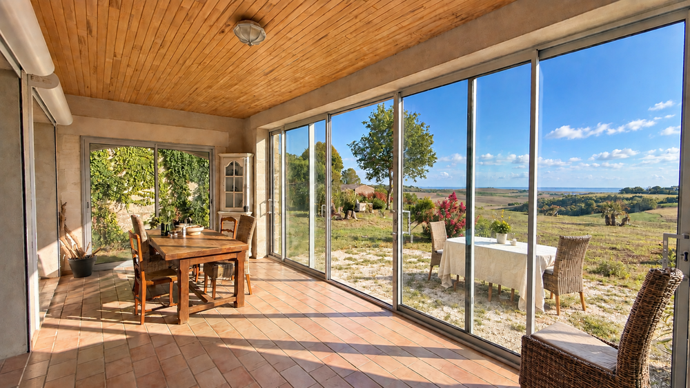 Vente Maison Vue magnifique sur l'estuaire pour cette authentique propriété viticole et ses grandes dépendances en pierres Floirac