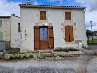 Vente Maison Maison de village 70 m2 plain-pied , 1 chambre et dépendances St martial de mirambeau