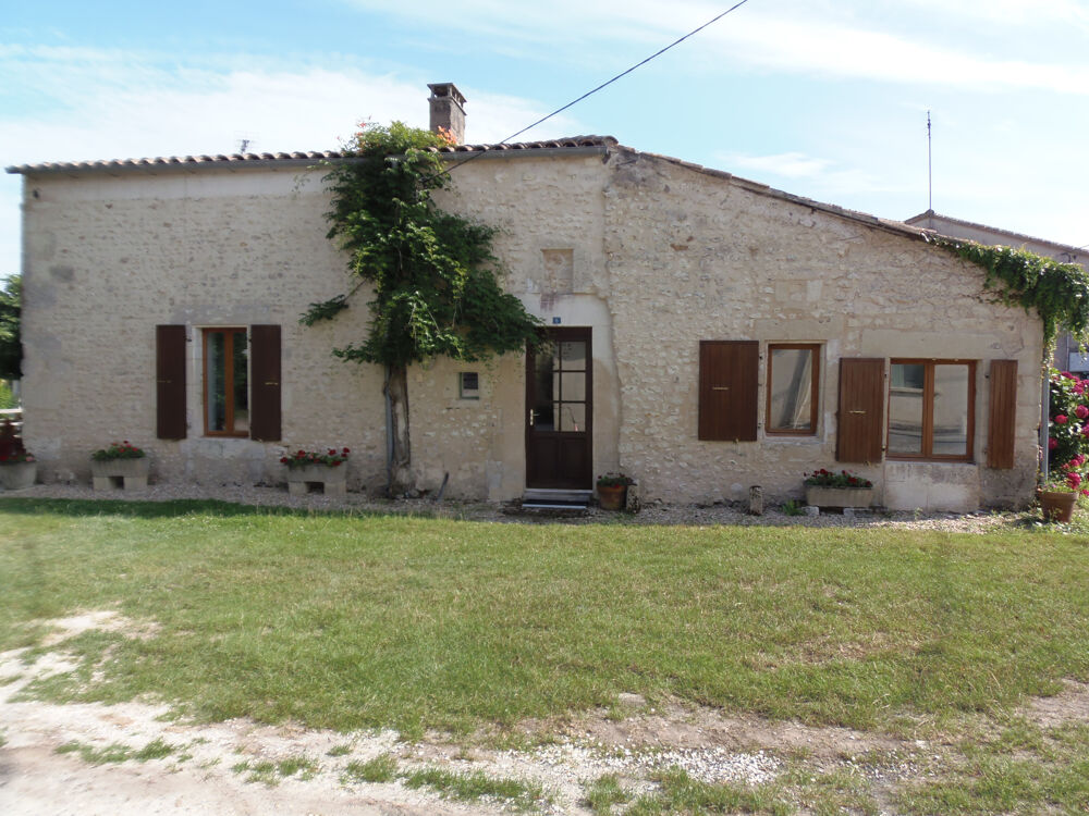 Vente Maison Maison de 139m2, 3 chambres et piscine à Mortagne-sur-Gironde sur 1090m2 terrain Mortagne sur gironde
