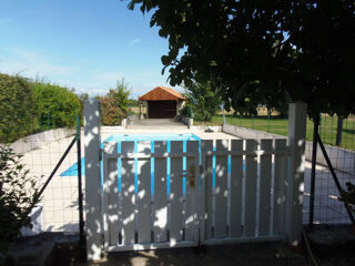 Vente Maison Maison de 139m2, 3 chambres et piscine à Mortagne-sur-Gironde sur 1090m2 terrain Mortagne sur gironde