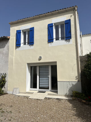 Vente Maison Maison de centre à Mortagne-sur-Gironde de 101 m2, 3 ch Mortagne sur gironde