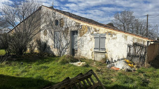Vente Maison Maison à finir de rénover 2 chambres proche Mirambeau terrain 233m2 St bonnet sur gironde