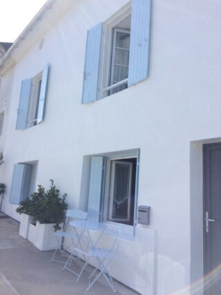 Vente Maison Maison 113 m2 avec 3 chambres dans le centre de Mortagne-sur-Gironde. Mortagne sur gironde