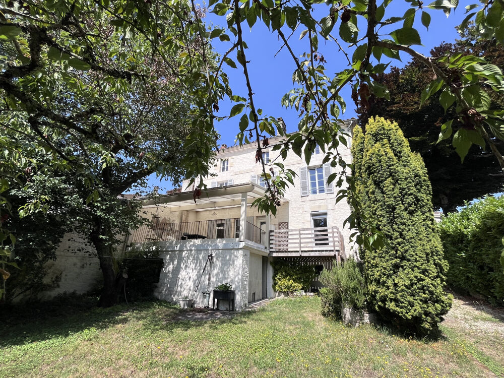 Vente Maison MAISON 322 M2 AVEC GRENIER, CAVE, JARDIN 2365 M2, BOURG DE MORTAGNE Mortagne sur gironde