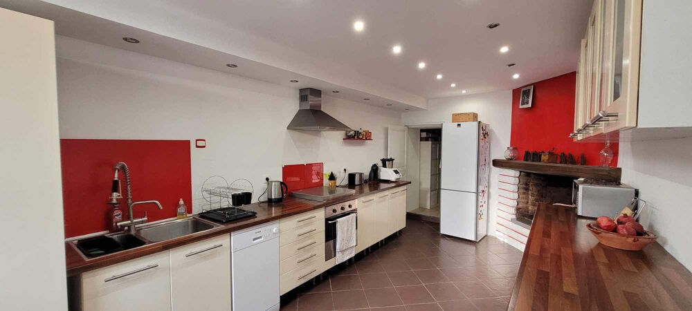 Vente Maison Ensemble immobilier de 164,50 m2 sur un terrain de 719 m2, Saint-Fort-sur-Gironde St fort sur gironde
