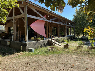 Vente Maison MAISON CONTEMPORAINE EN BOIS, 3 CHAMBRES AVEC LEUR SALLE D'EAU, JARDIN 3800 M2 St bonnet sur gironde