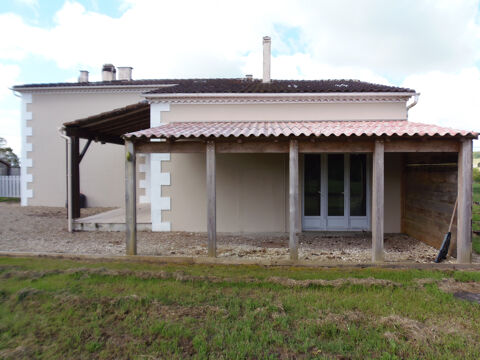   Grande maison individuelle de 4 chambres avec piscine située au bord de la ville. Maison - 6 pièce(s) - 232 m²