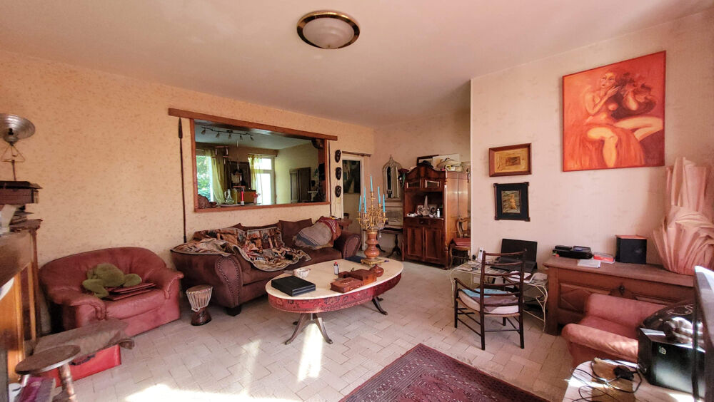 Vente Maison Maison, bourg de Mortagne de 160 m2, 2 ch, atelier et cour Mortagne sur gironde