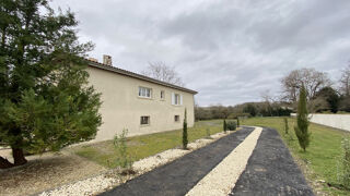 Vente Maison Maison totalisant 296m2, beau jardin clos et arboré, proche de l'estuaire, Saint-Fort-sur-Gironde St fort sur gironde