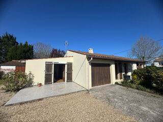 Vente Maison Maison de plain-pied au milieu de son jardin clos avec garage Mortagne sur gironde