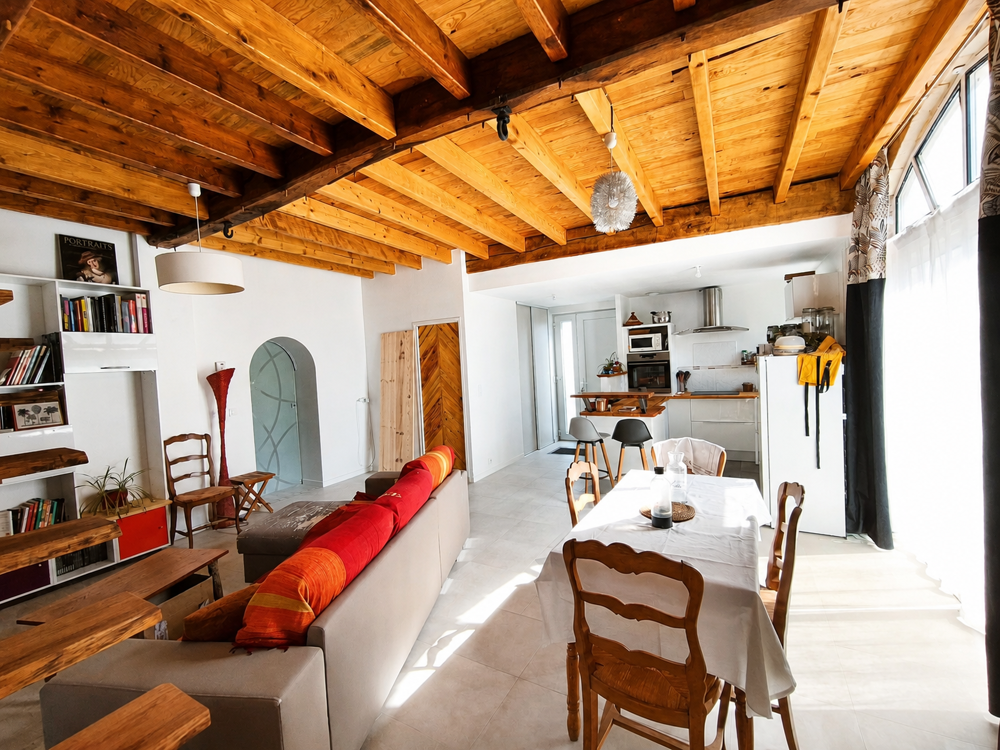 Maison en pierres rénovée 3 chambres, jardin clos au coeur de Saint-Genis-de-Saintonge