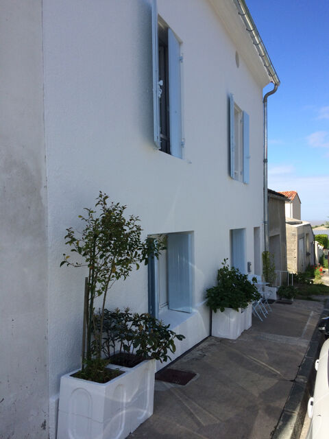   Maison 113 m2 avec 3 chambres dans le centre de Mortagne-sur-Gironde. Maison - 3 pi�ce(s) - 115 m�