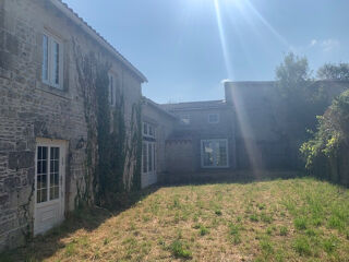  Maison à vendre 15 + pièces 1093 m²