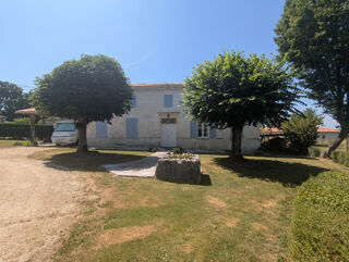 Maison 5 pièces 160 m² · à Clam · 160 m² · 263 000 €