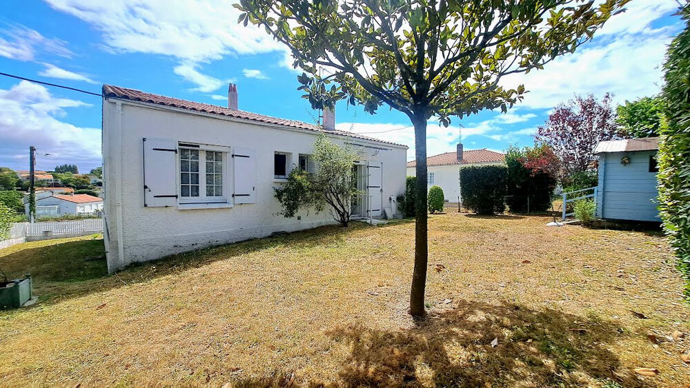 Belle maison de ville , vue dégagée 200m des commerces .