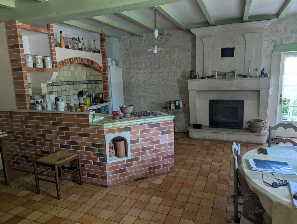 Vente Maison MAISON ANCIENNE  4 CHAMBRES, NOMBREUSES DEPENDANCES, JARDIN Clam