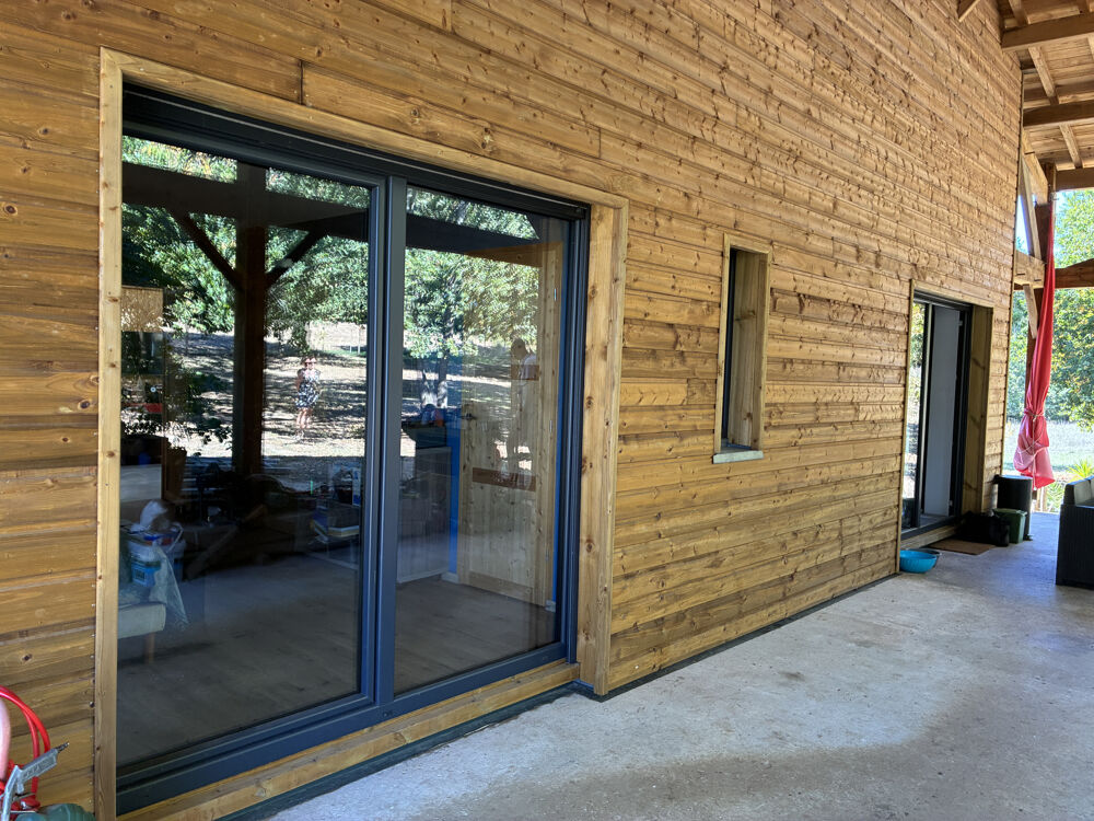 Vente Maison MAISON CONTEMPORAINE EN BOIS, 3 CHAMBRES AVEC LEUR SALLE D'EAU, JARDIN 3800 M2 St bonnet sur gironde